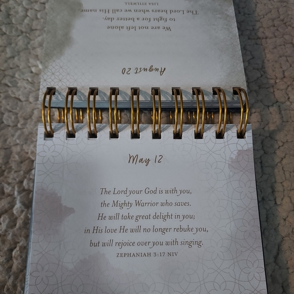 366 Days of Hope & Encouragement - Picture 5 of 6